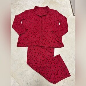 Pajamagram Woman’s Pajamas 2 pc set
Bones 🦴 and paw prints 🐾